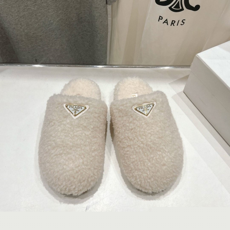 Pra*a slippers